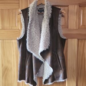Mo. Ko. Women's Brown and Cream Shearling Vest